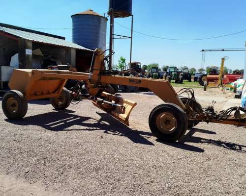 Niveladora de Arrastre - NOR Car- 4 Ruedas- Toda Hidráulica