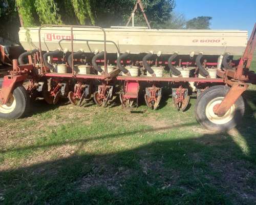 Sembradora Giorgi. G 6000. 9 a 52 CM. año 1997