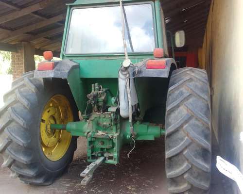 Tractor John Deere Modelo 6405