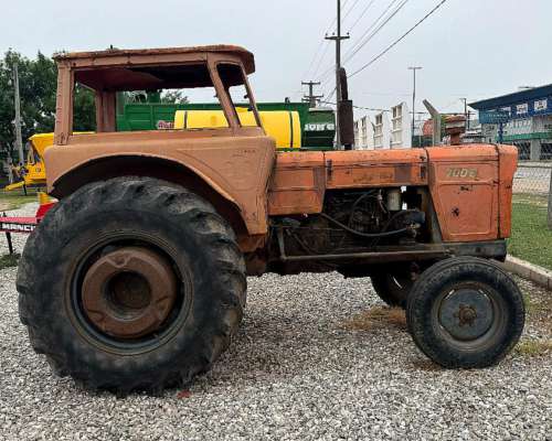 Tractor Fiat 700e con Toma de Fuerza e Hidraulico