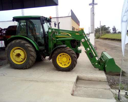 Tractor John Deere 5090 con Pala O. Martin