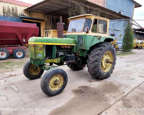 John Deere 2730 75 HP.
