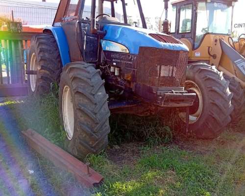 Tractor New Holland TM 135 Doble Tracción