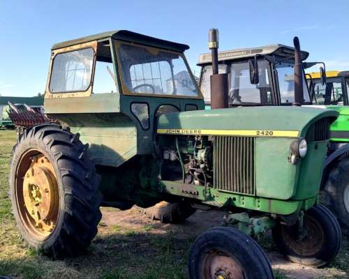 Tractor John Deere 2420