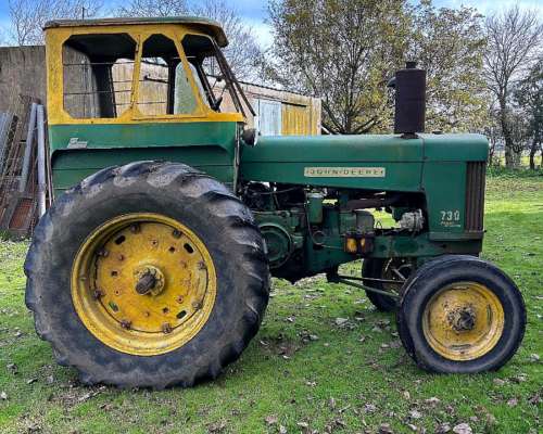 Tractor John Deere 730