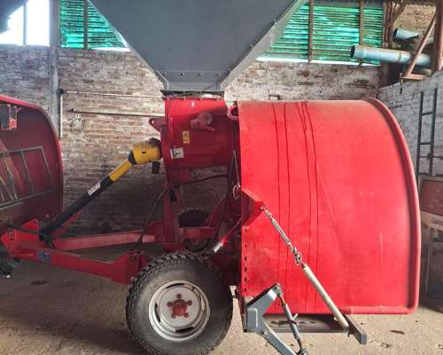 Embolsadora de Granos Mainero 2235