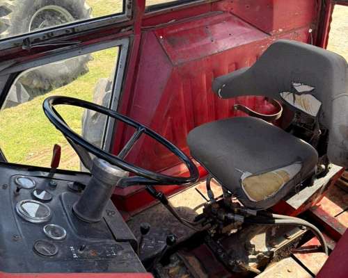 Tractor Massey Ferguson 1215 con Pala