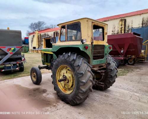 John Deere 2730 75 HP.