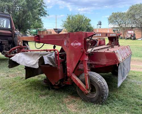 Segadora de Arrastre Kuhn FC300 RG