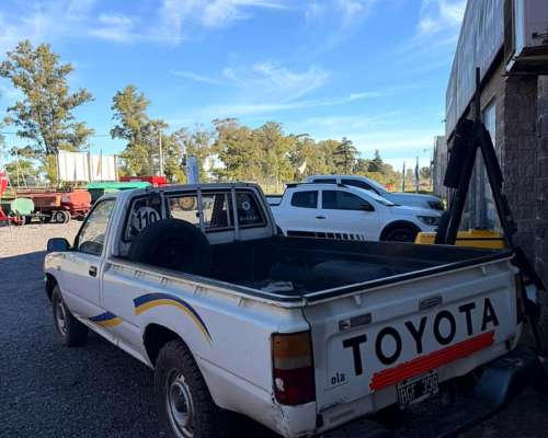 Toyota Hilux 2.4 4X2 Cabina Simple año 1997