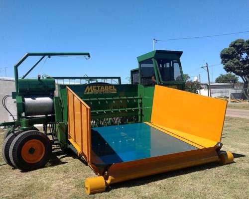 Embolsadora Forrajera 9/10 Pies Motor 260hp y Cabina Metabel