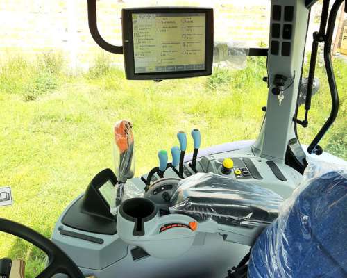 Tractor New Holland T7 Semipowershift