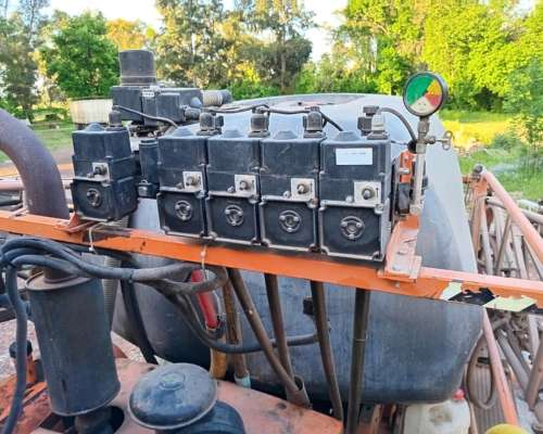 Pulverizadora Jacto Uniport 3000