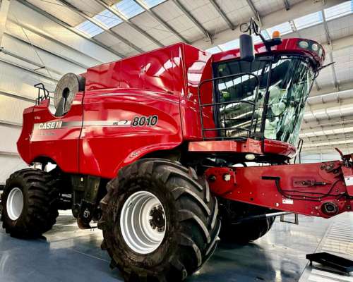 Case IH Axial Flow 8010 - año 2007.