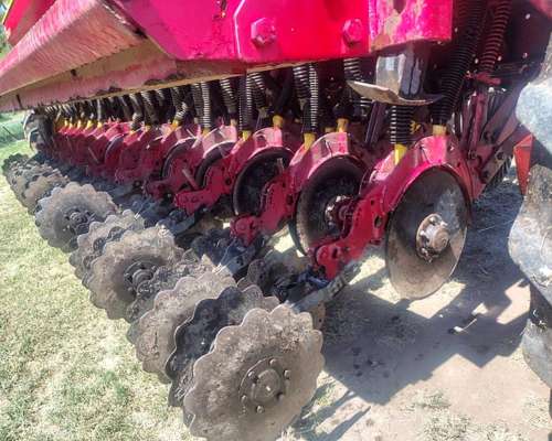 Sembradora 25 a 17.5 Alfalfero