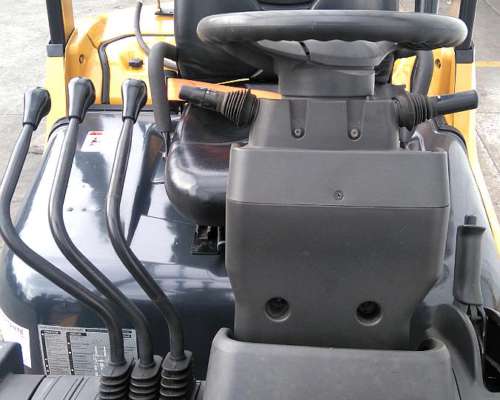 Autoelevador CAT Nafta/gas 25 TN - Usado Premium