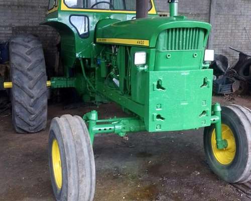 Tractor John Deere 4420 - 105 HP