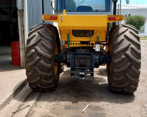 Tractor Pauny 250 a Doble Tracción