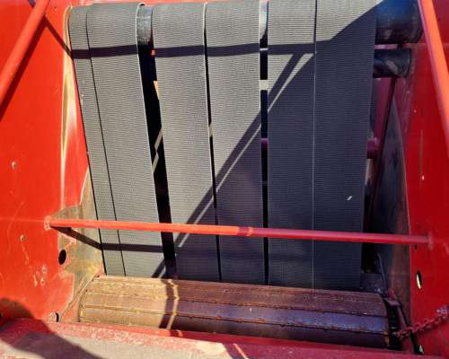 Rotoenfardadora New Holland BR7070