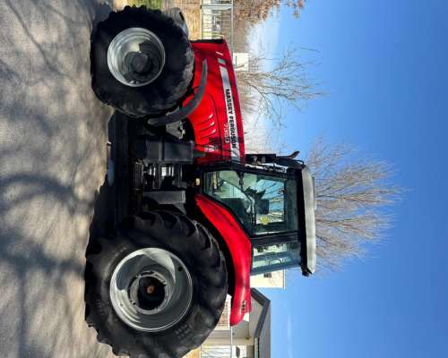 Massey Ferguson 7390, 200 HP y Piloto.