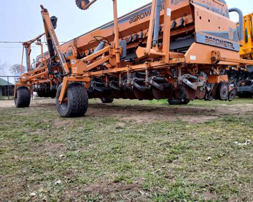 Sembradora Agrometal TX Mega 16 a 52cm Neumatica