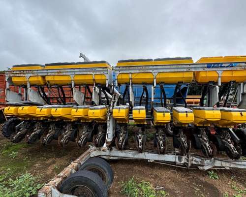 Sembradora Pla AGP 2412 Autotrailer