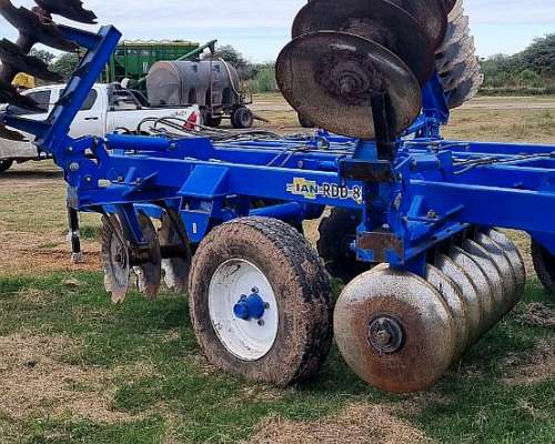 Rastra Desencontrada Semi Nueva . Impecable