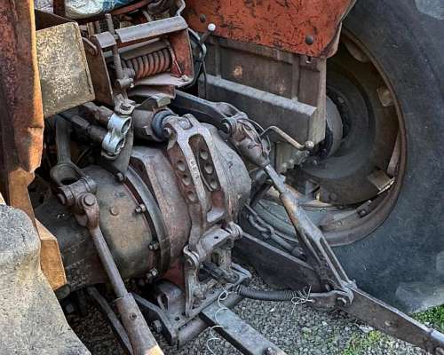 Tractor Massey Ferguson 1075