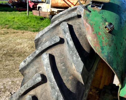 Tractor John Deere 2420