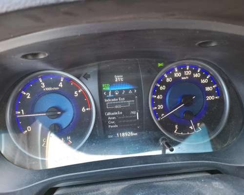 Vendo Toyota Hilux 4X4 año 2017.