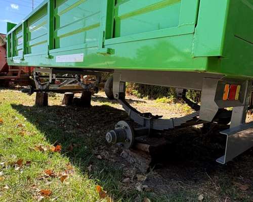 Acoplado Playo Plegados San Justo de 2 X 4 Mts y 4 Toneladas