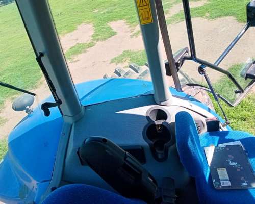 Tractor New Holland T8 355, año 2012