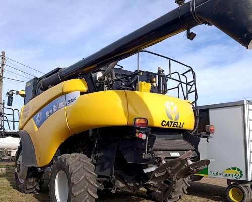 New Holland CR 9060