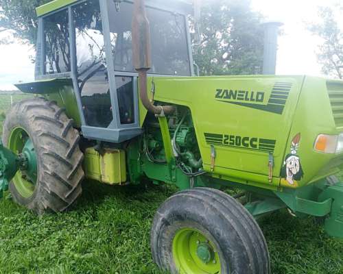 Tractor Zanello 250cc de 160hp en muy Buen Estado