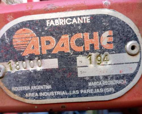 Sembradora Apache 18000. Usada