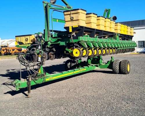 John Deere 1740 año 2012 de 18 a 52. C/ Isobus. Neumatica
