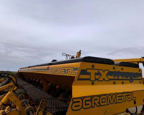 Sembradora Agrometal TX Mega de 13 a 52 Mecánica