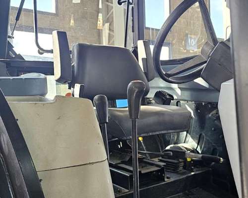 Tractor New Holland TD5.100 Traccion Simple 2014 6441 Horas