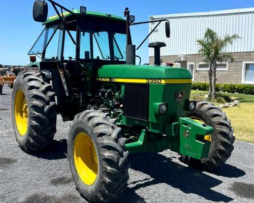 Tractor John Deere 3350 con Doble Embrague