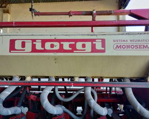 Sembradora Giorgi Neumática de 18 a 52