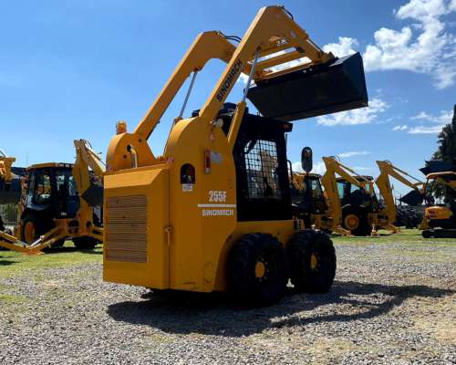 Minicargadora 50hp Sinomach 255f Cerrada A/C