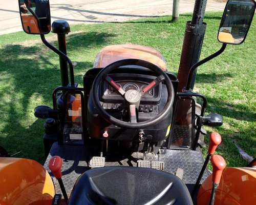 Tractor Zanello 4060 con Techo para SOL 4X4