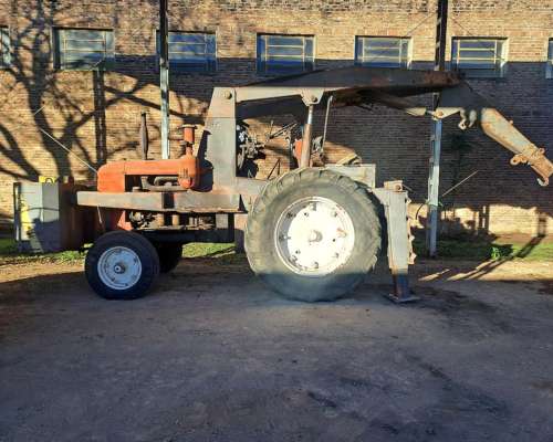Tractor 780 Invertido con Elevador