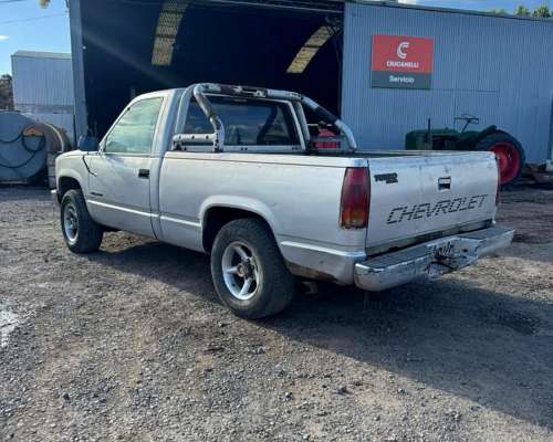 Camioneta Chevrolet Silverado DLX MWM