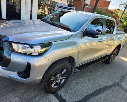 Camioneta Hilux SR 4X4 2024