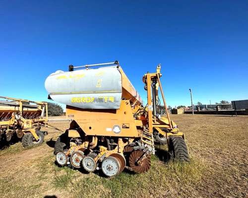 Sembradora Agrometal Modelo MXY 37 a 17,5 año 2007