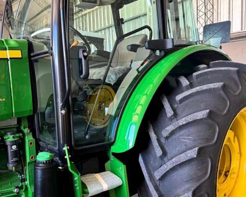 John Deere 6105e con 200 Hs