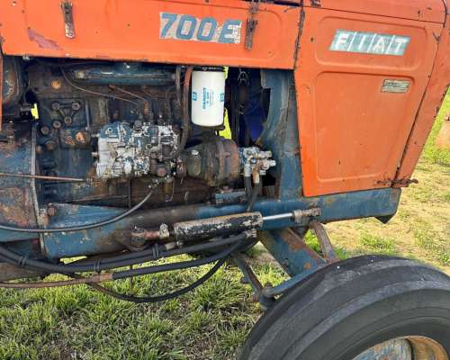 Fiat 700 e a Reparar