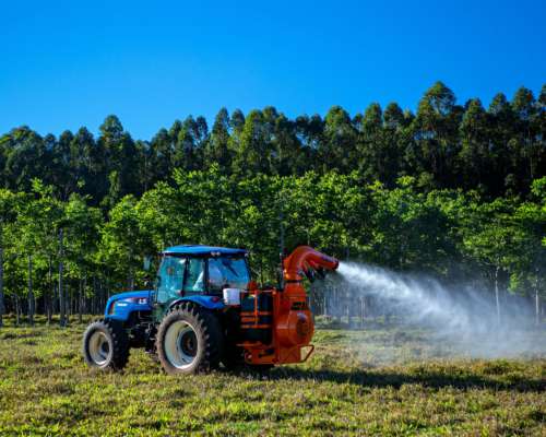 Cañon Pulverizador Jacto AJ 600 3p - Tambo, Feed Lot, Mosca