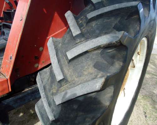 New Holland 110-90 Noble y Rendidor